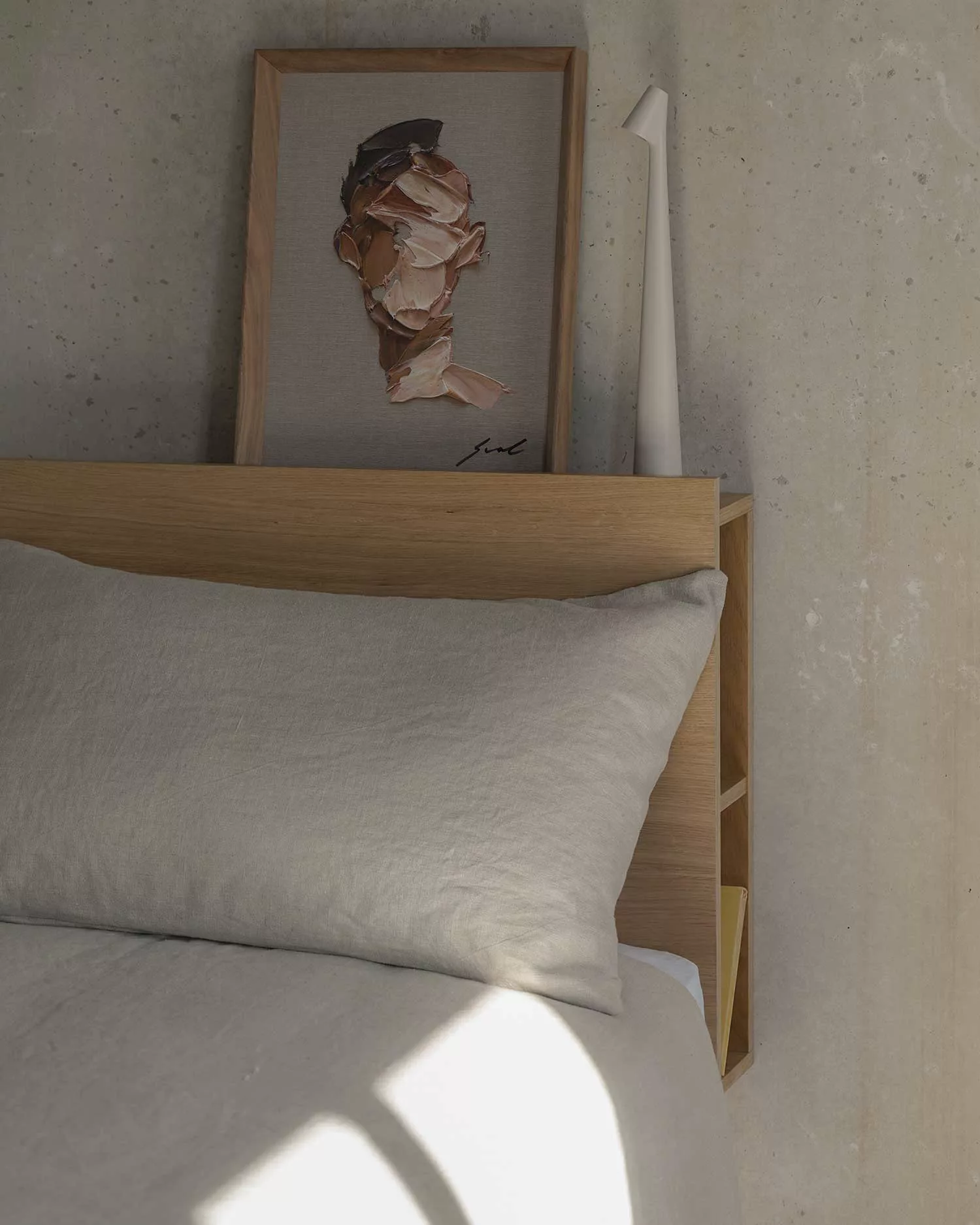 Cabecero Cova roble natural con almacenamiento integrado