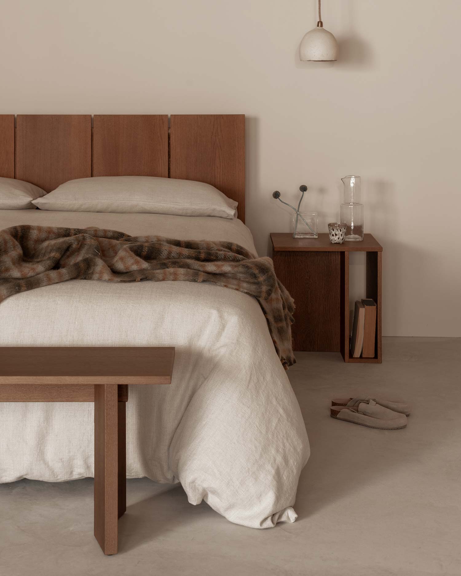 Set dormitorio Cova roble moka (cabecero 160cm y 2 mesitas de noche)